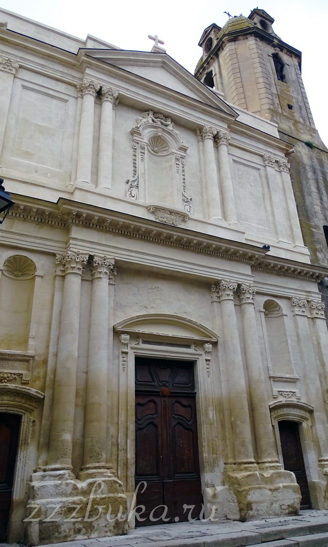 Фасад церкви Святого Юлиана
