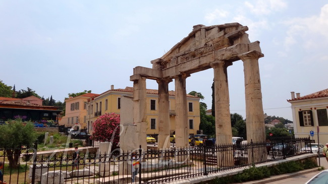 Римская Агора, ворота Афины Архегетис