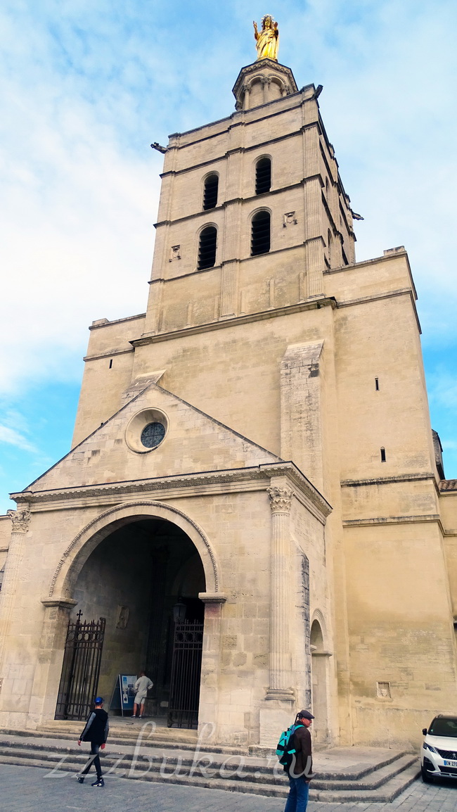 Западная башня Кафедрального собора