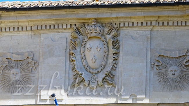 Фрагмент украшения фасада мэрии
