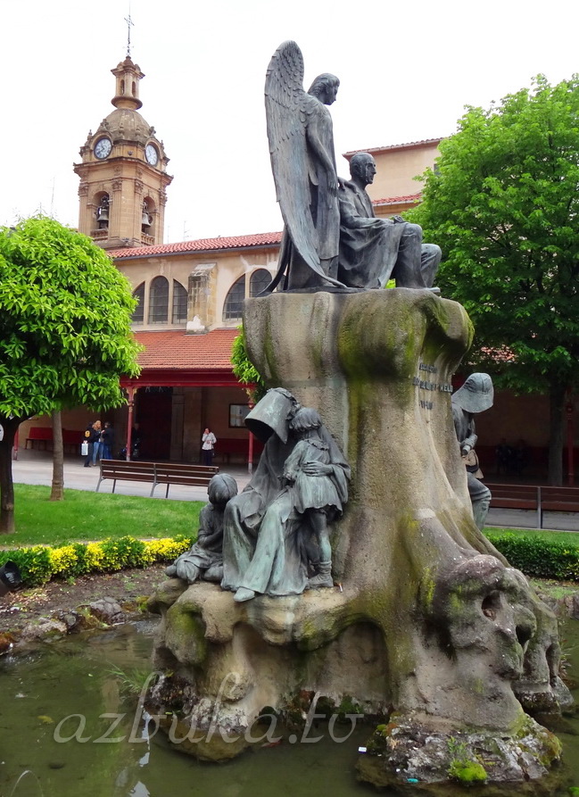 Памятник Кристобалю Марриэте и церковь Сан-Хорхе