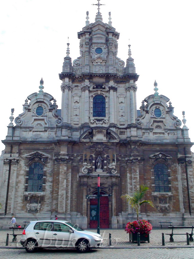 Церковь Иоанна Крестителя на площади Бегинаж