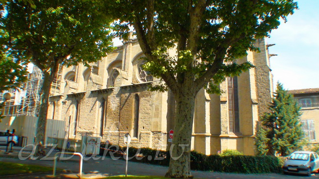 Кафедральный собор (с бульвара Барбес)