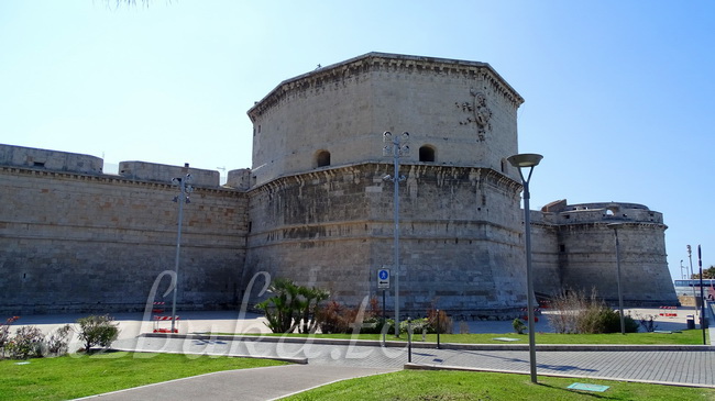 Главная башня форта Микеланджело