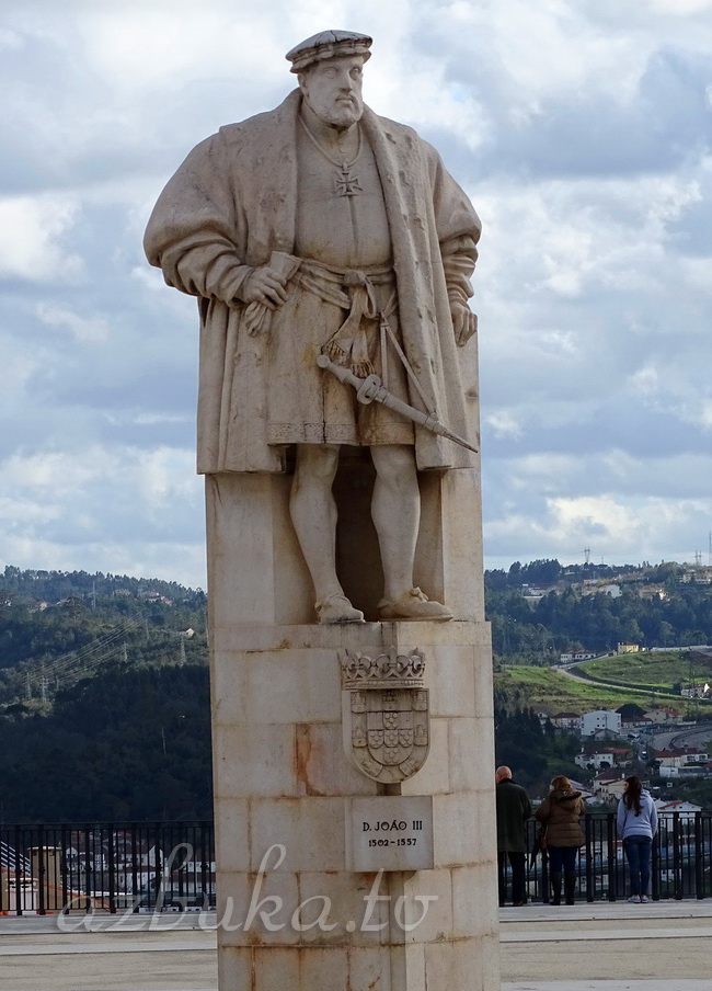 Статуя Жуану III