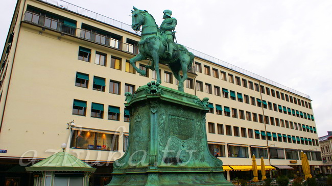 Статуя короля Карла IX на площади Кунгспотплатсен