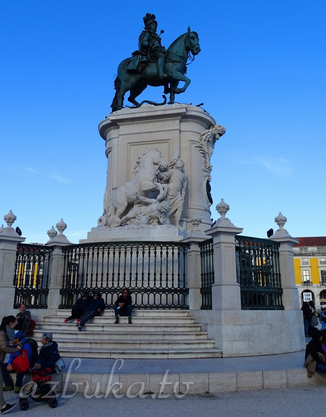 Статуя короля Жозе I