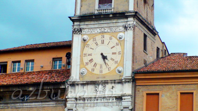 Часовая башня палаццо комунале