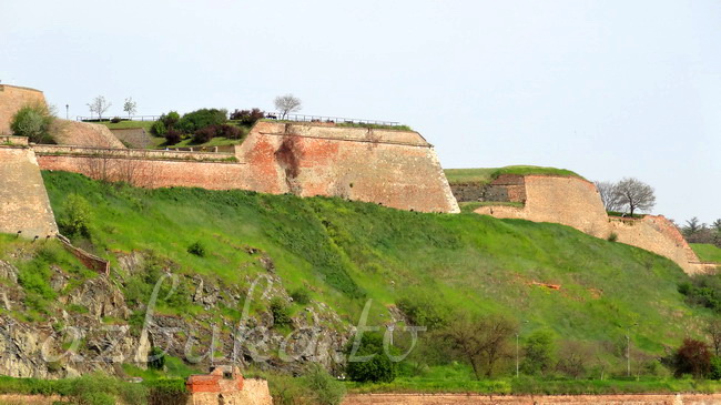Бастионы крепости