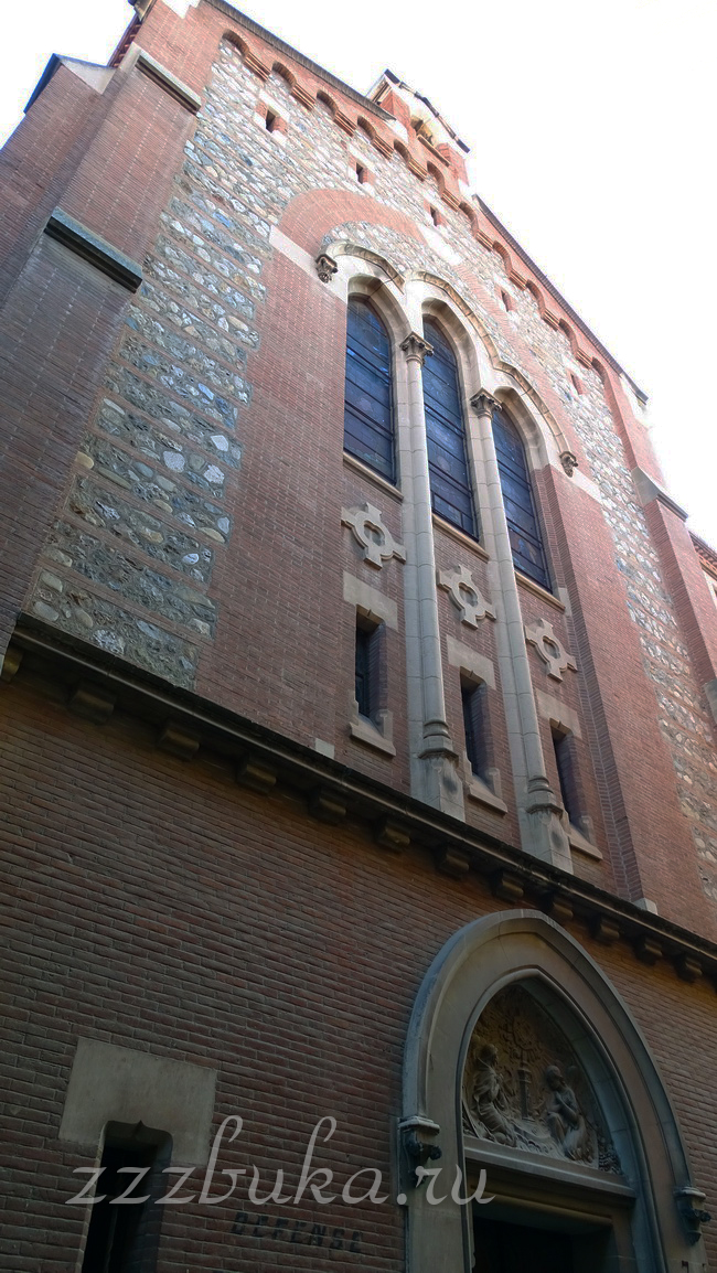 Фасад неизвестной церкви