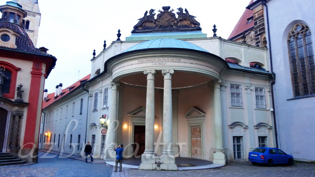 Рожмбергский дворец