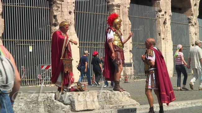 Актёры у Колизея