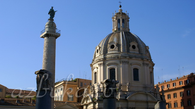 Церковь Сантиссима-Номе-ди-Мария и колонна Траяна