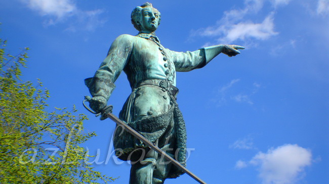 Статуя короля Карла XII в Стокгольме