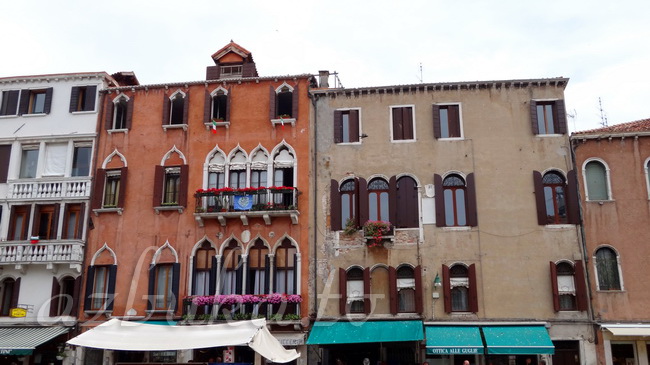Фирменные венецианские окна